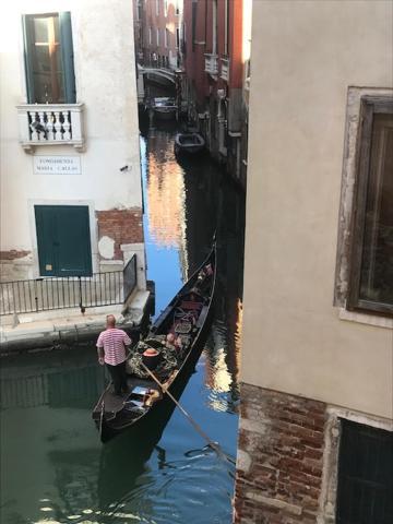 Al Teatro With Canal View Bed & Breakfast Venezia